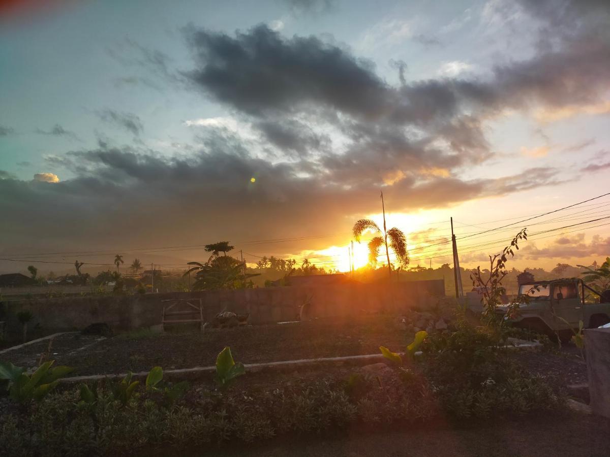Limun Guesthouse Amlapura Dış mekan fotoğraf